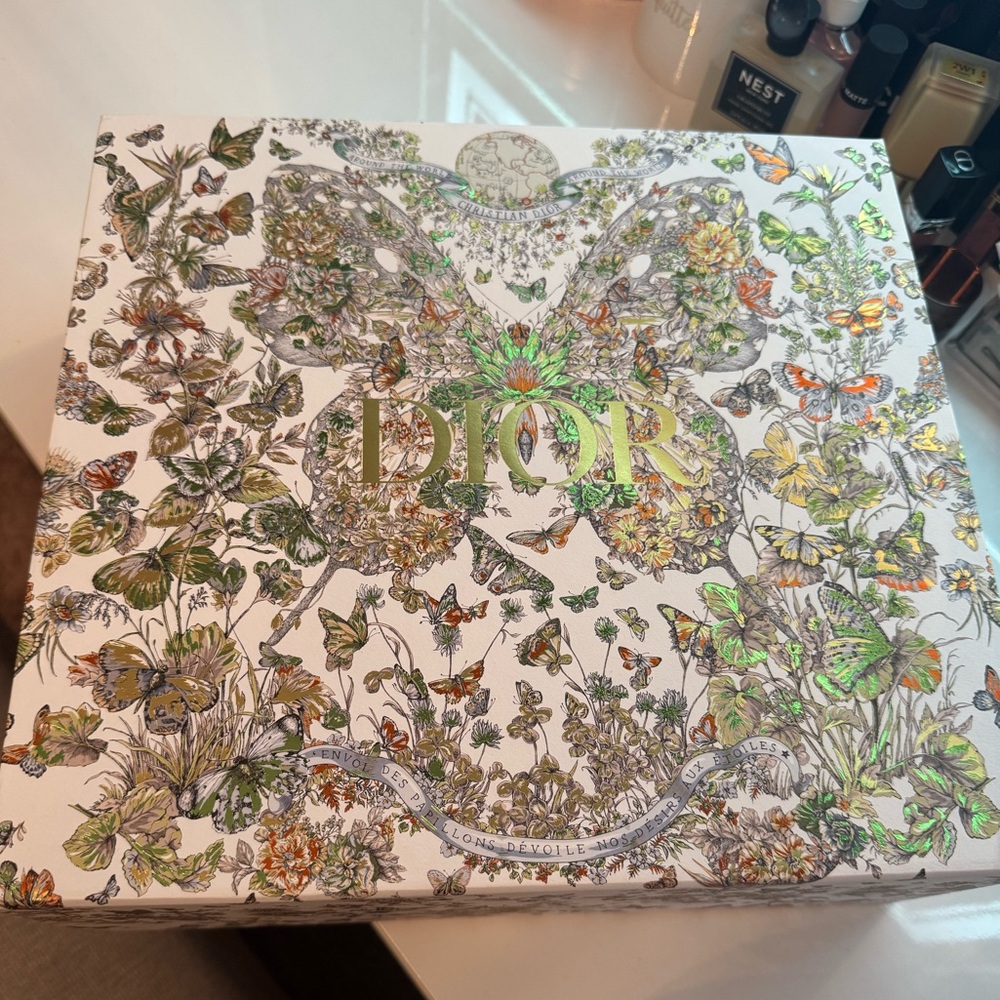 ✨ New Authentic Christian Dior Box ✨